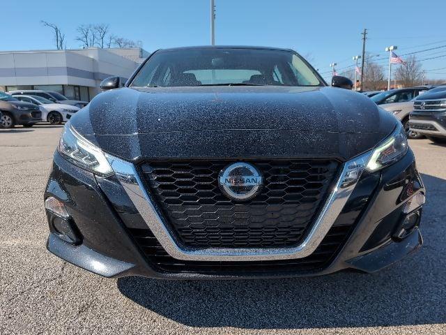 2019 nissan altima 2.0 platinum in concord, ohio