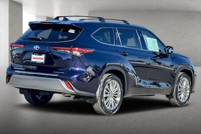 2022 toyota highlander platinum