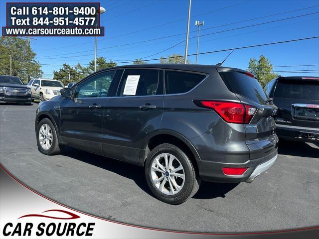 2019 ford escape se