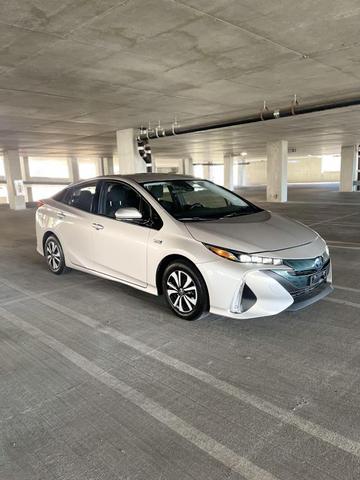 2017 toyota prius prime plus