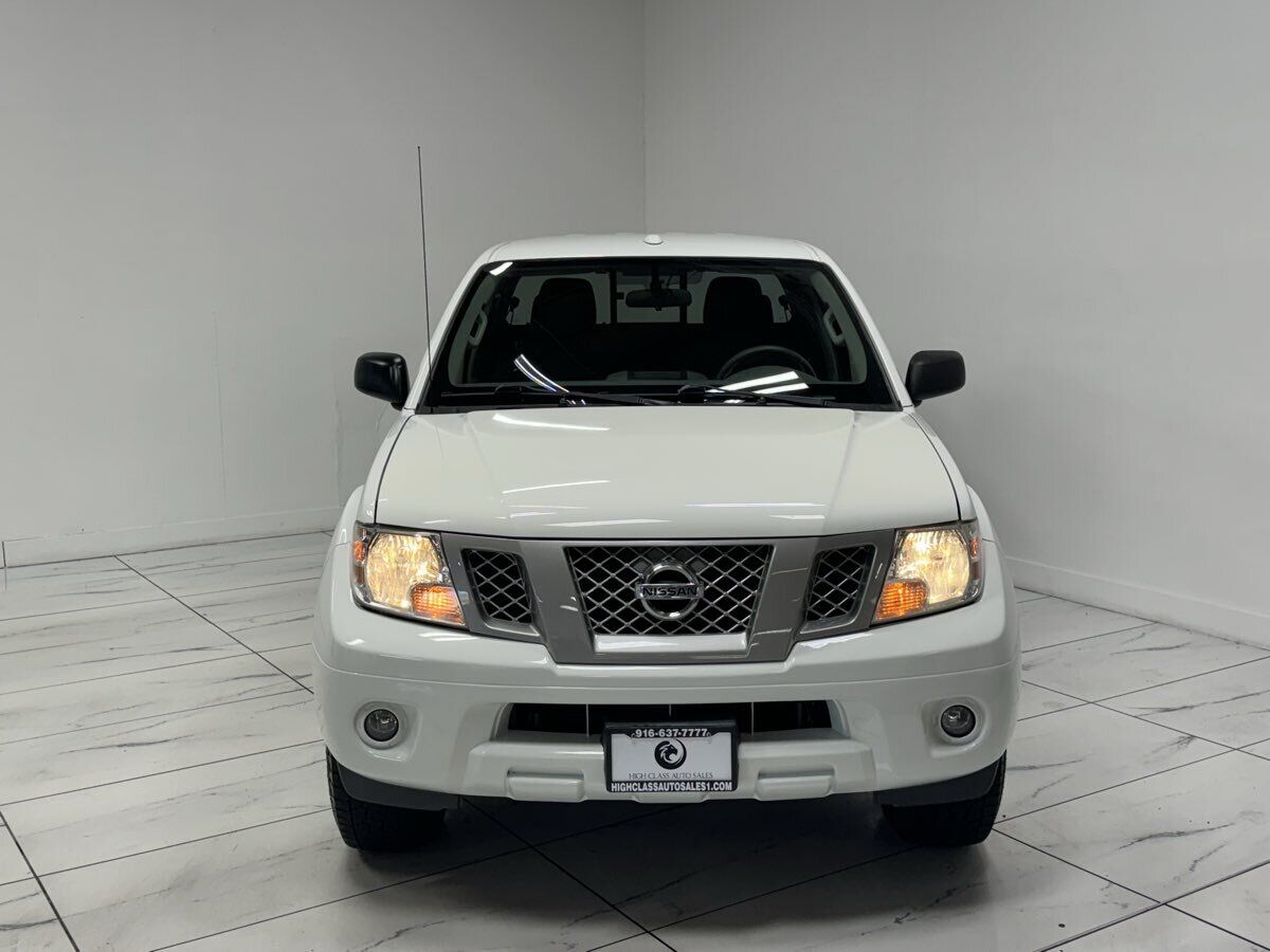 2017 nissan frontier desert runner