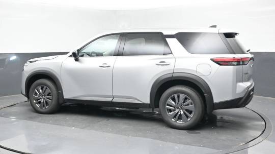 2024 Nissan Pathfinder s