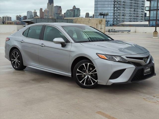2019 toyota camry se