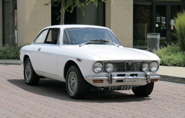 1974 alfa romeo 2000 gt veloce coupe
