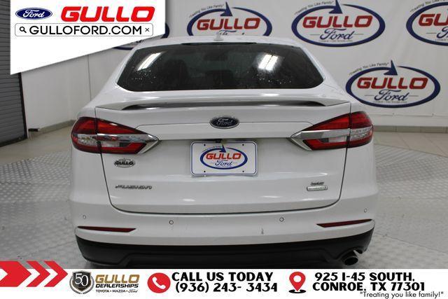 2020 ford fusion se