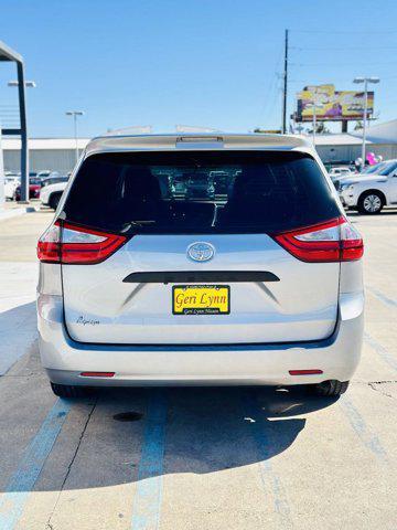 2017 toyota sienna l