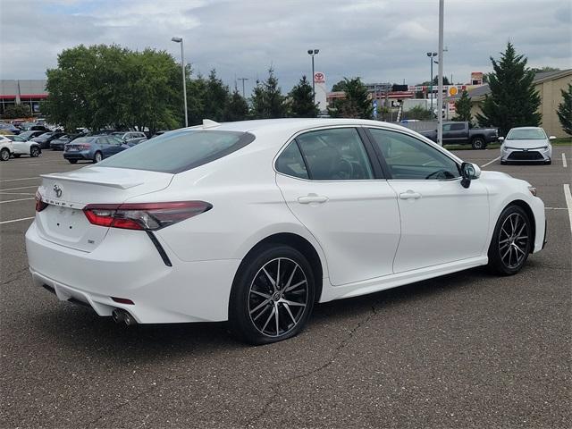 2023 toyota camry se