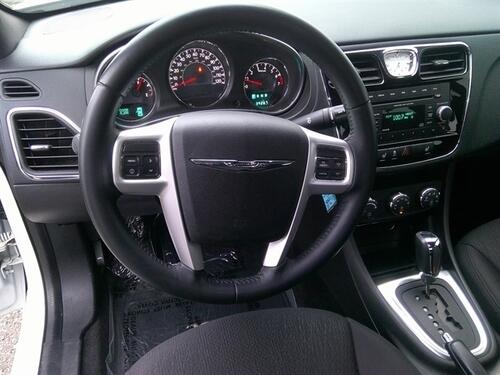 2013 chrysler 200