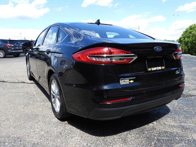 2020 ford fusion se