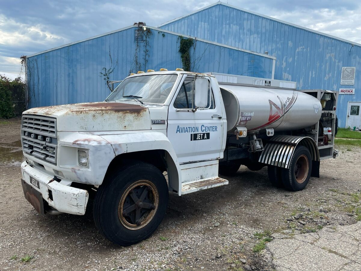 runs, drives, gas v8, pump system, fuel tank