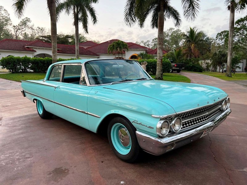 1961 ford fairlane club sedan