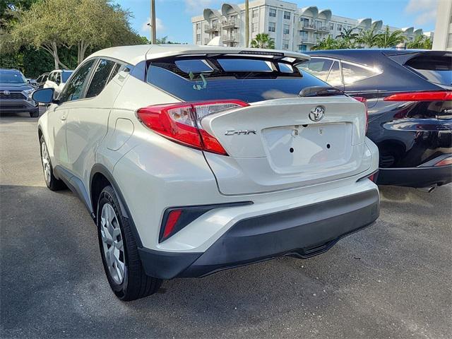 2021 toyota c-hr le