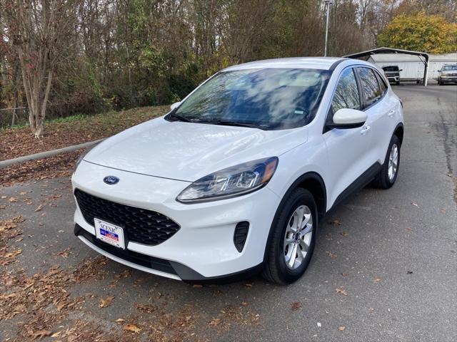 2020 ford escape se