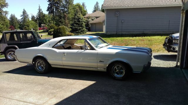 1967 oldsmobile cutlass supreme holiday coupe