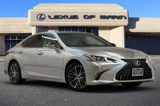 2022 lexus es 300h base