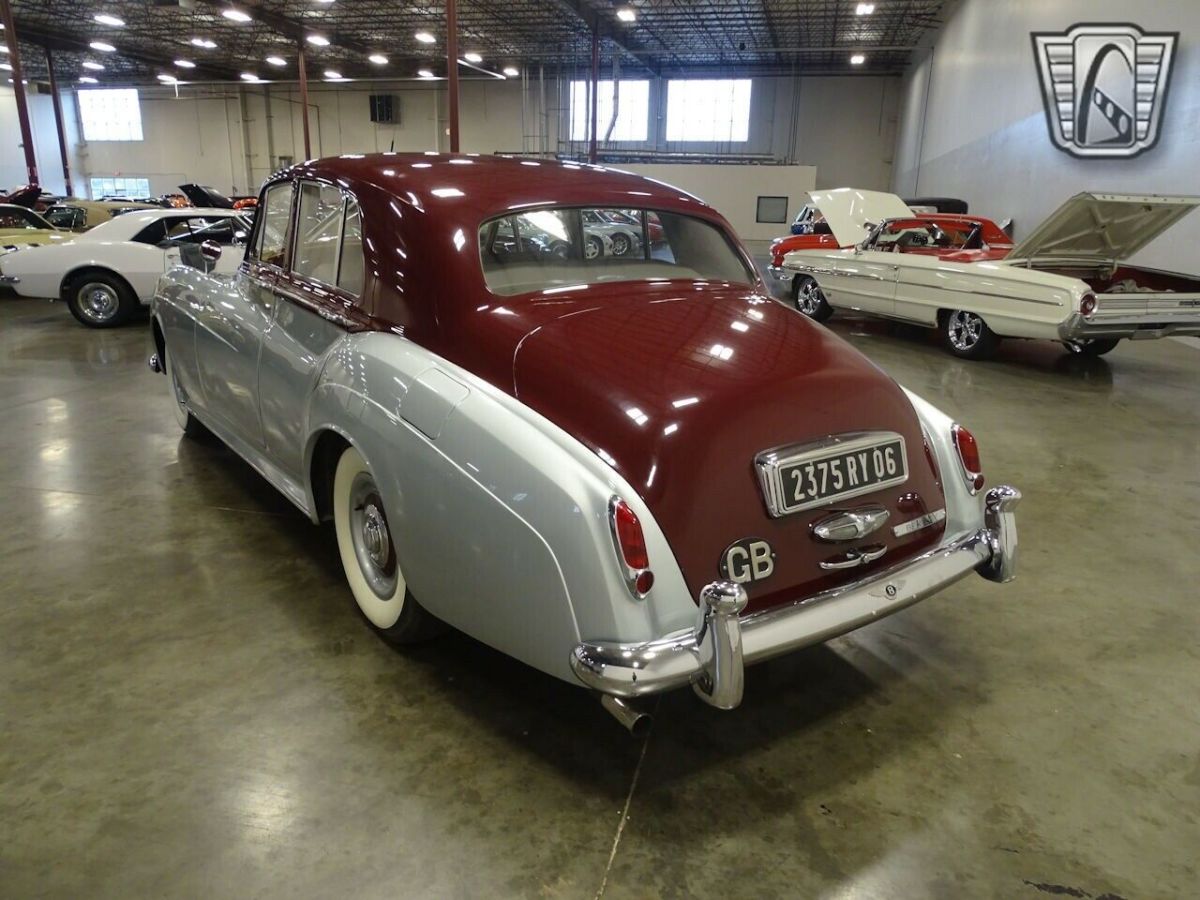 silver/red 1956 bentley s1 sedan 4.9l i6 4 speed automatic available now!