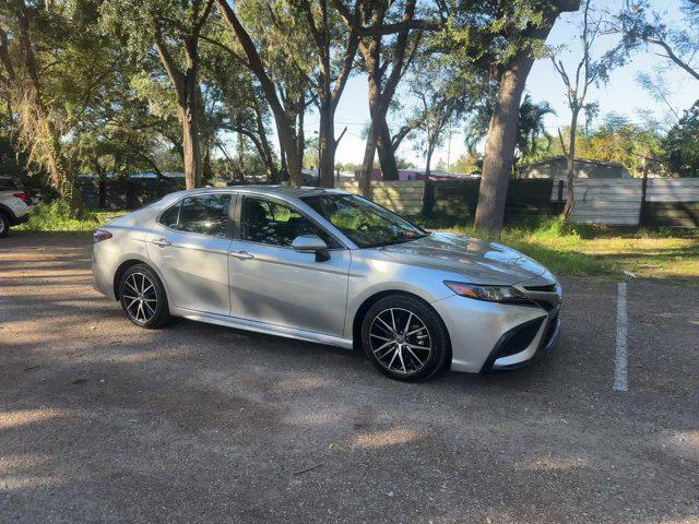 2023 toyota camry se