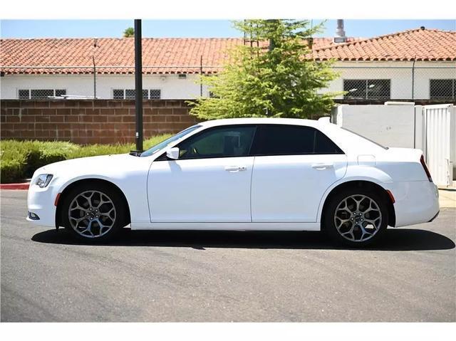 2018 chrysler 300 s