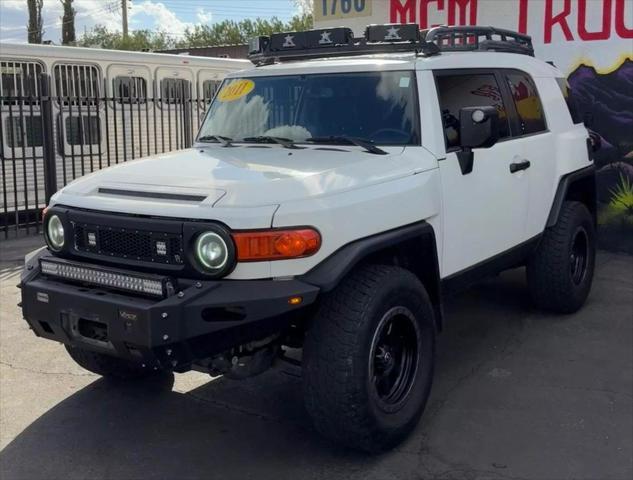 2011 toyota fj cruiser base