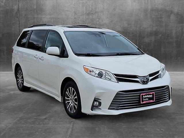 2020 toyota sienna xle
