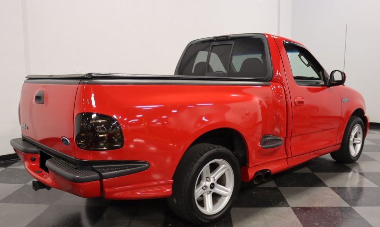 2003 ford f-150 lightning svt