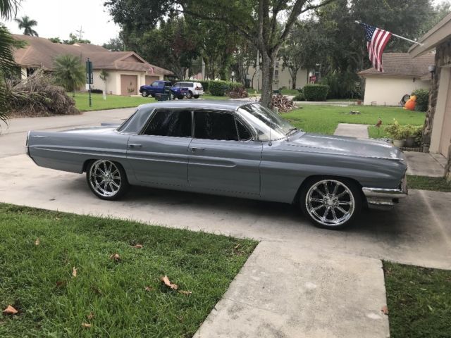 1961 pontiac bonneville 4 door, hardtop, no post. great weekend driver