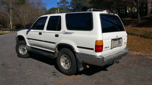 rare 5 speed manual 4wd, new tires, no engine codes,cd/aux,sunroof,new tires,4x4