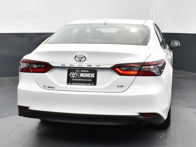 2022 toyota camry le