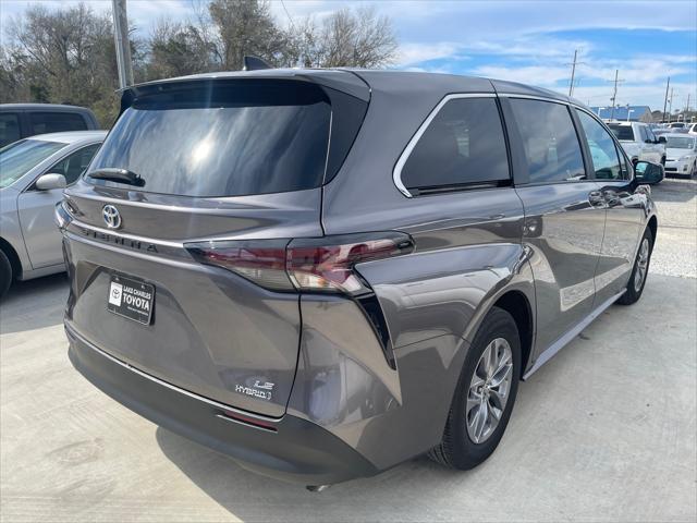 2023 toyota sienna le