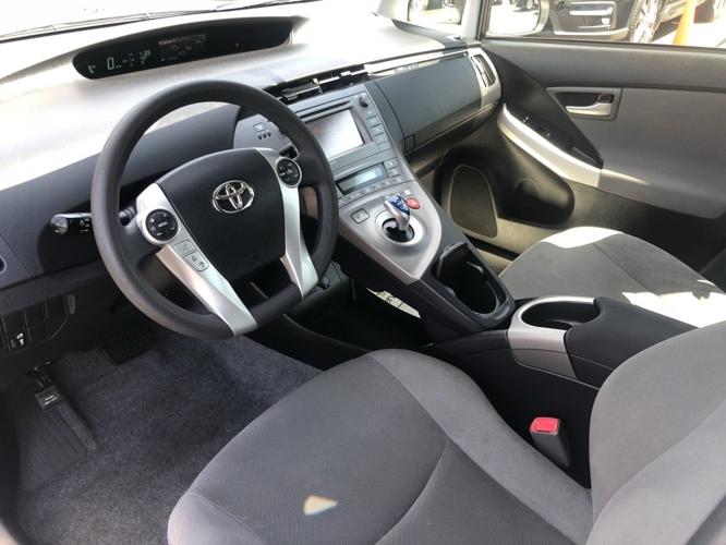 used 2013 toyota prius three portland, or 97214 for sale in portland, oregon