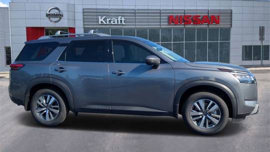 2024 Nissan Pathfinder sl