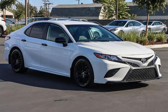2019 toyota camry se