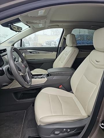 2022 cadillac xt5 premium luxury