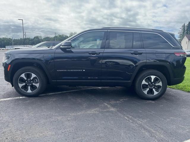 2023 jeep grand cherokee 4xe base