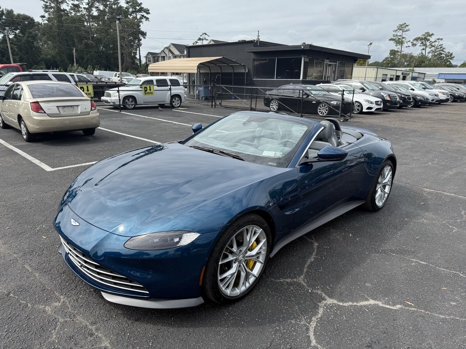 2021 aston martin vantage