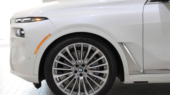 2025 BMW X7