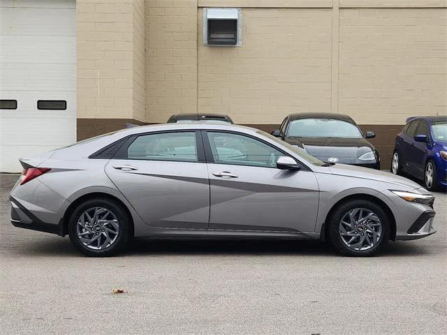 2024 hyundai elantra hev blue