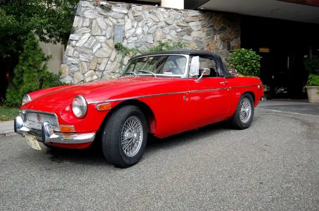 low mileage 1970 mg b roadster, runs 100%, wire wheels, chrome bumpers, 4 spd ma