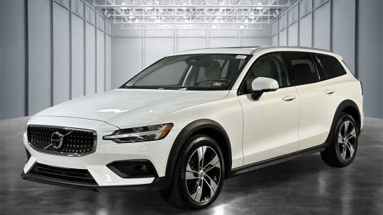 2023 Volvo V60 Cross Country