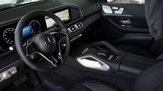 2025 Mercedes-Benz GLS