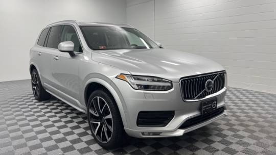 2022 volvo xc90 t6 momentum 6-passenger