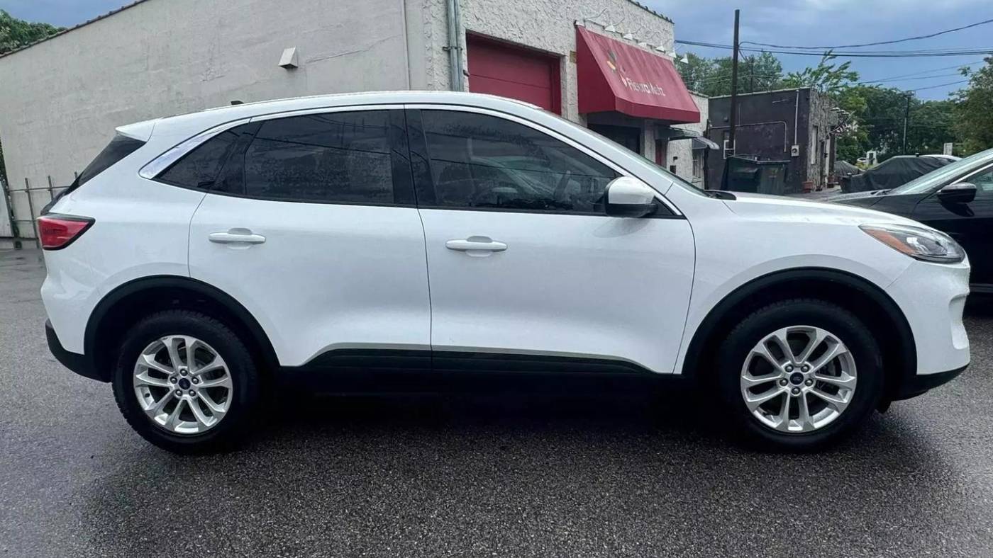 2021 ford escape hybrid se