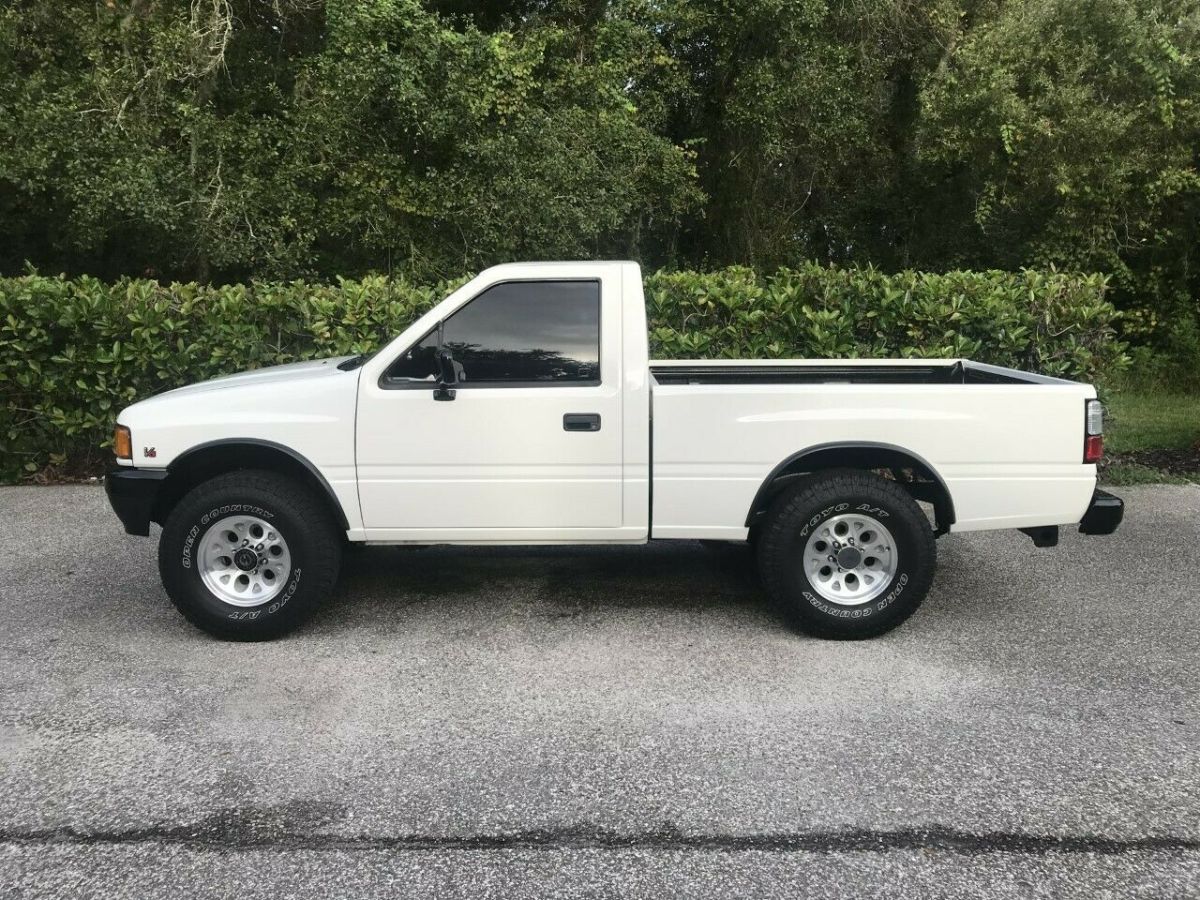 restored 1992 isuzu short bed / toyota pickup 4x4