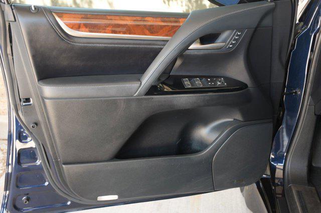 2020 lexus lx 570 three-row