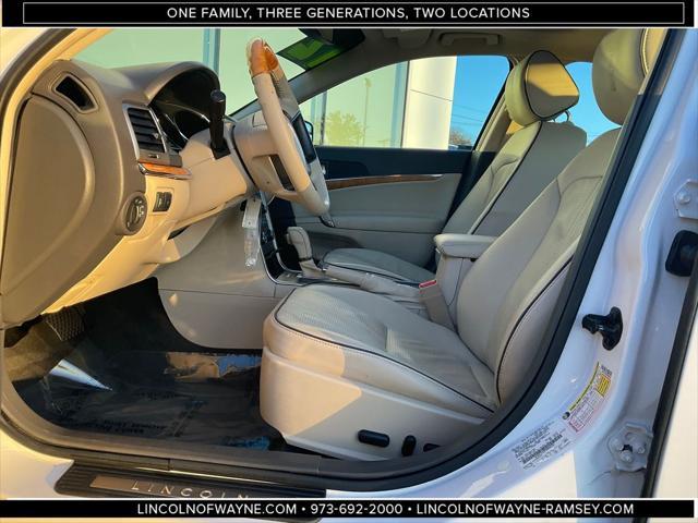 2012 lincoln mkz base