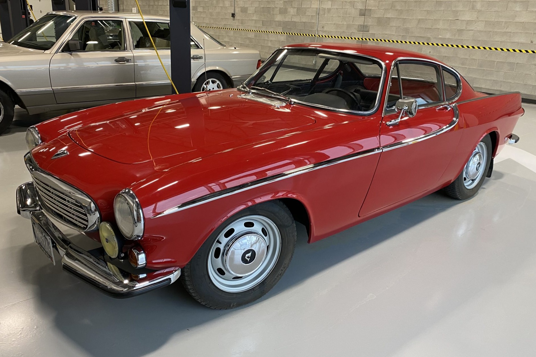 1965 volvo 1800s 4-speed