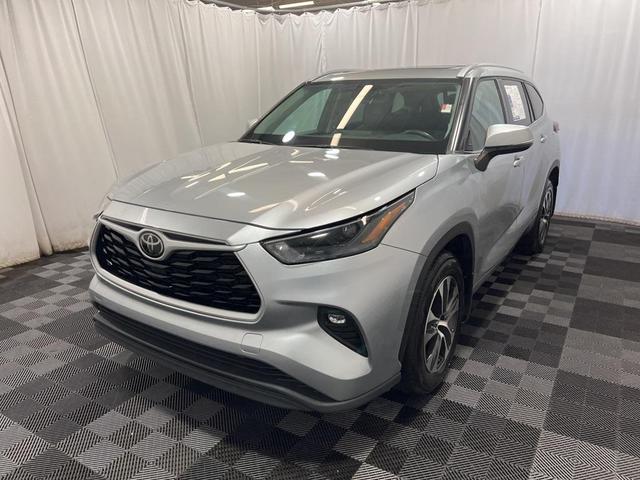 2022 toyota highlander xle