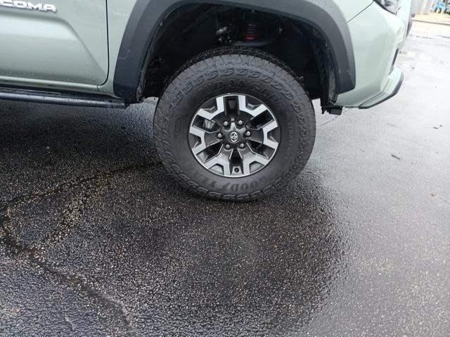 2023 toyota tacoma sr