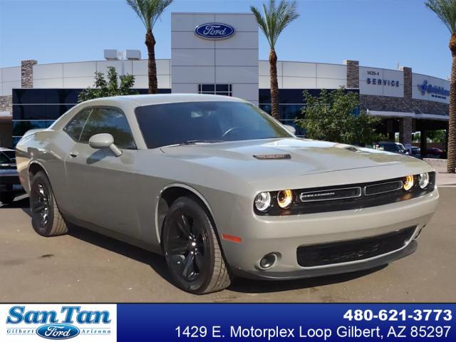 2018 dodge challenger sxt