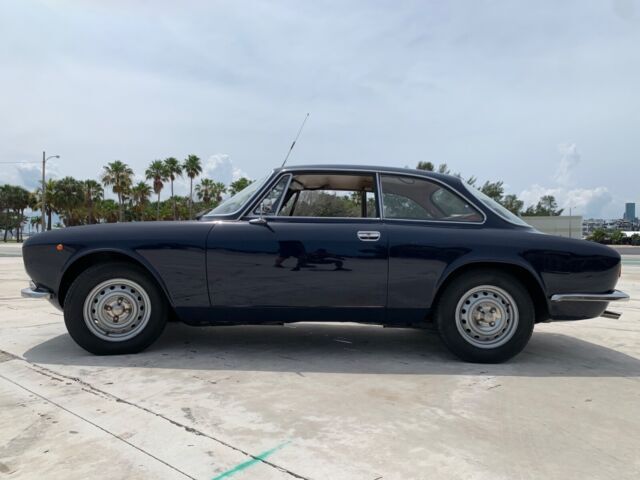 1971 alfa romeo gt 1300 junior